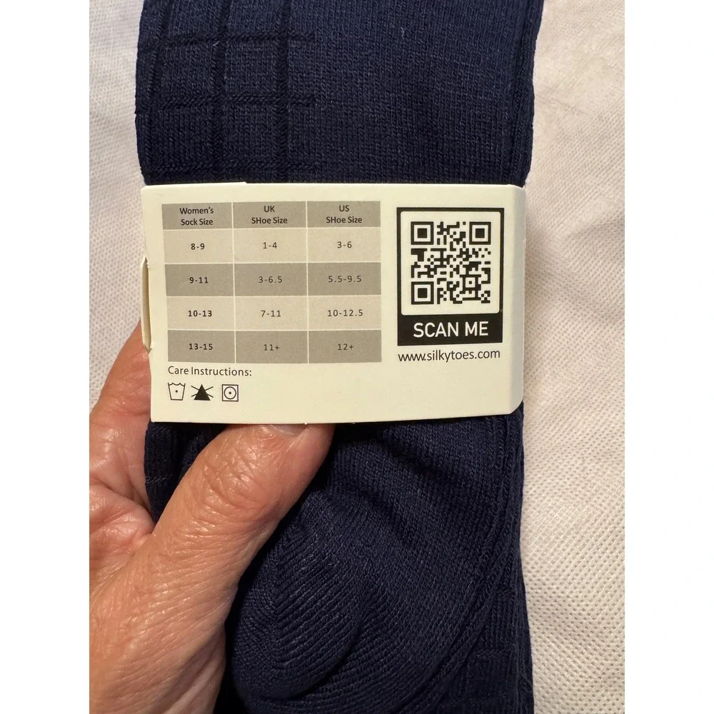 Silky Toes Bamboo Collection Navy Blue Textured Grid Dress Socks Women NWOT